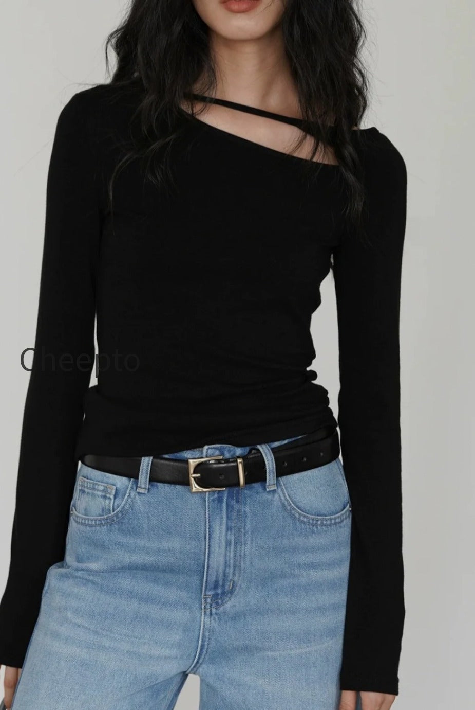 side-cutout-slim-long-sleeve-crop-top